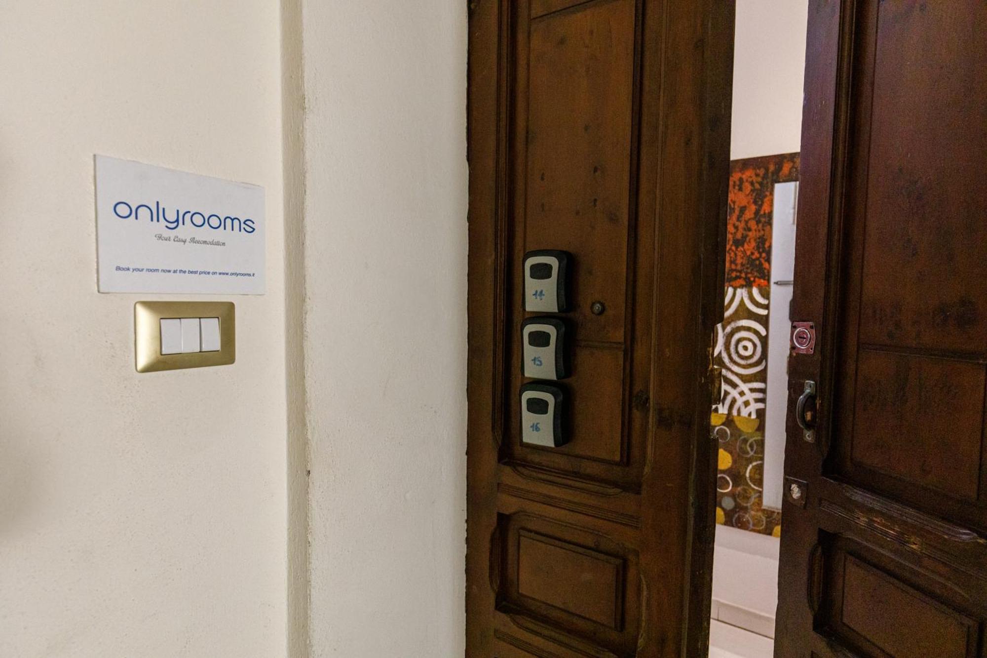 Onlyrooms II - Old Town & Typical Food كالياري المظهر الخارجي الصورة